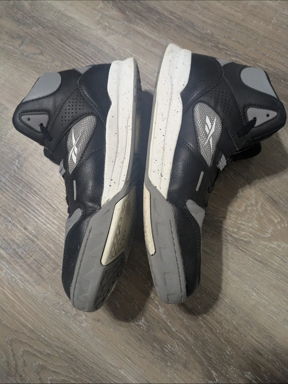 Reebok Men’s Black and Gray Athletic Sneakers Size 11